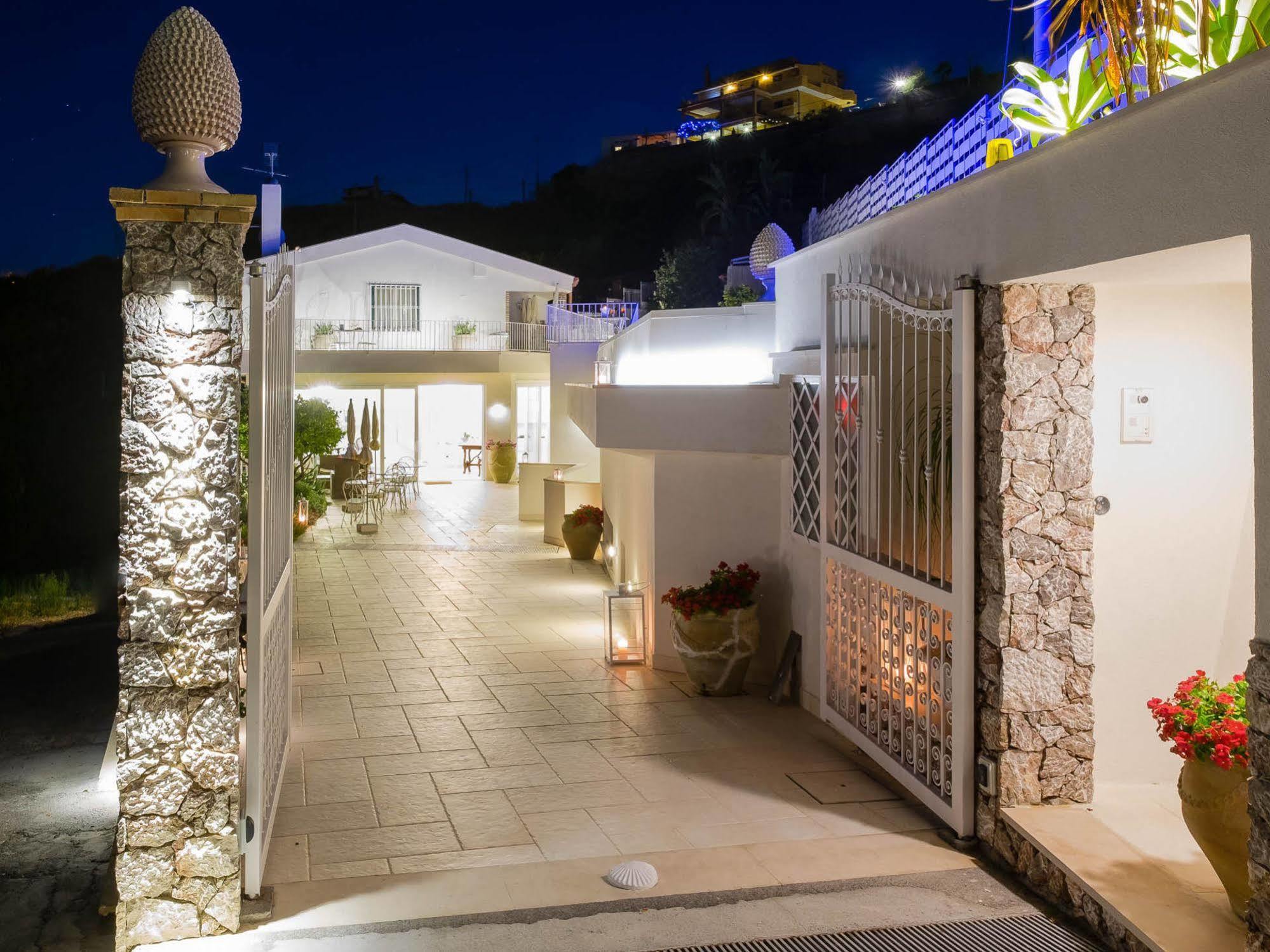 Sciccosa Guest House Таормина Екстериор снимка
